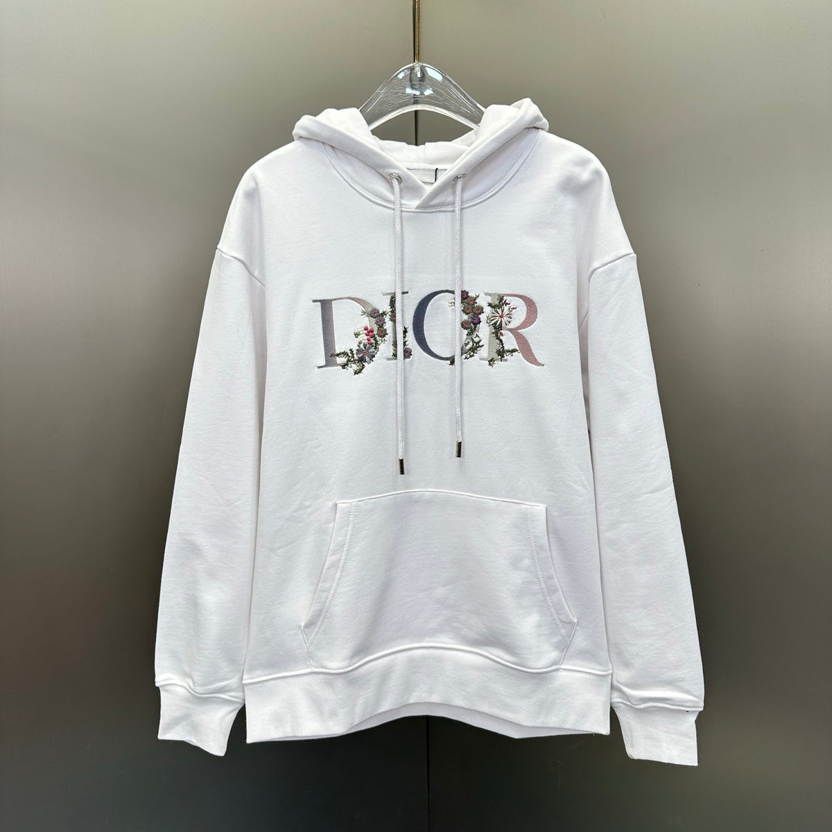 Dior Exclusive Hanorac - prezentare produs