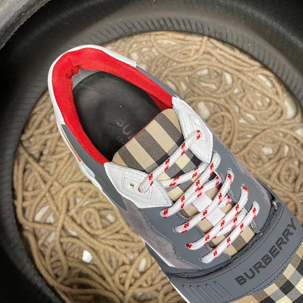 Burberry Exclusive Pantofi sport - prezentare produs