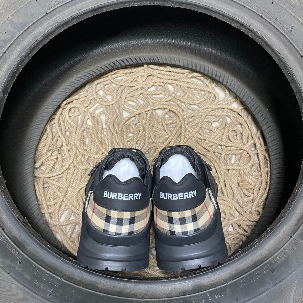 Burberry Exclusive Pantofi sport - prezentare produs