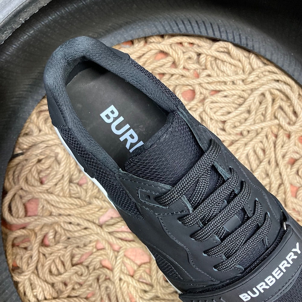 Burberry Exclusive Pantofi sport - prezentare produs