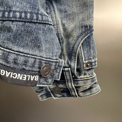 Balenciaga Exclusive Clothing - prezentare produs