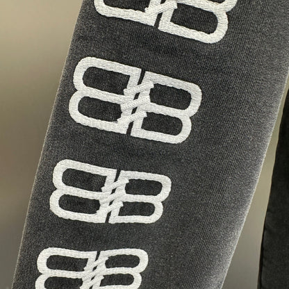 Balenciaga Exclusive Clothing - prezentare produs