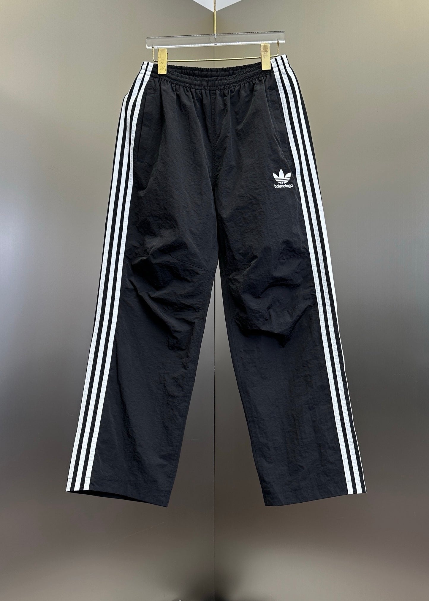 Balenciaga Exclusive Pantaloni - prezentare produs