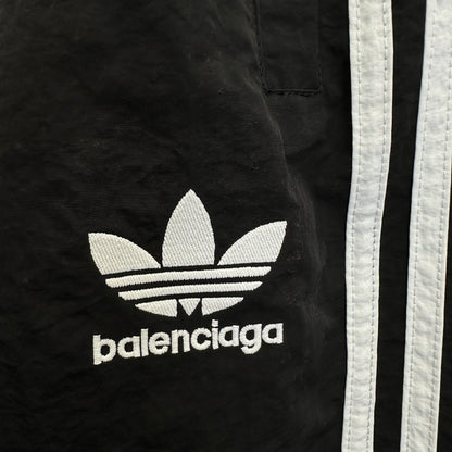 Balenciaga Exclusive Clothing - prezentare produs