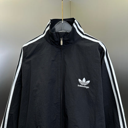 Balenciaga Exclusive Clothing - prezentare produs