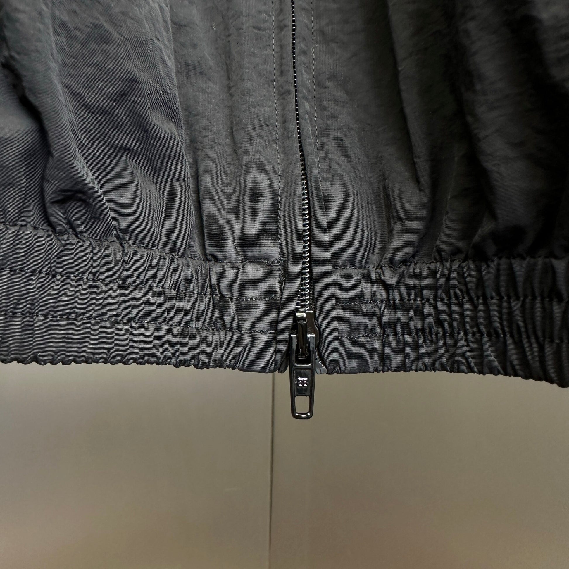 Balenciaga Exclusive Clothing - prezentare produs