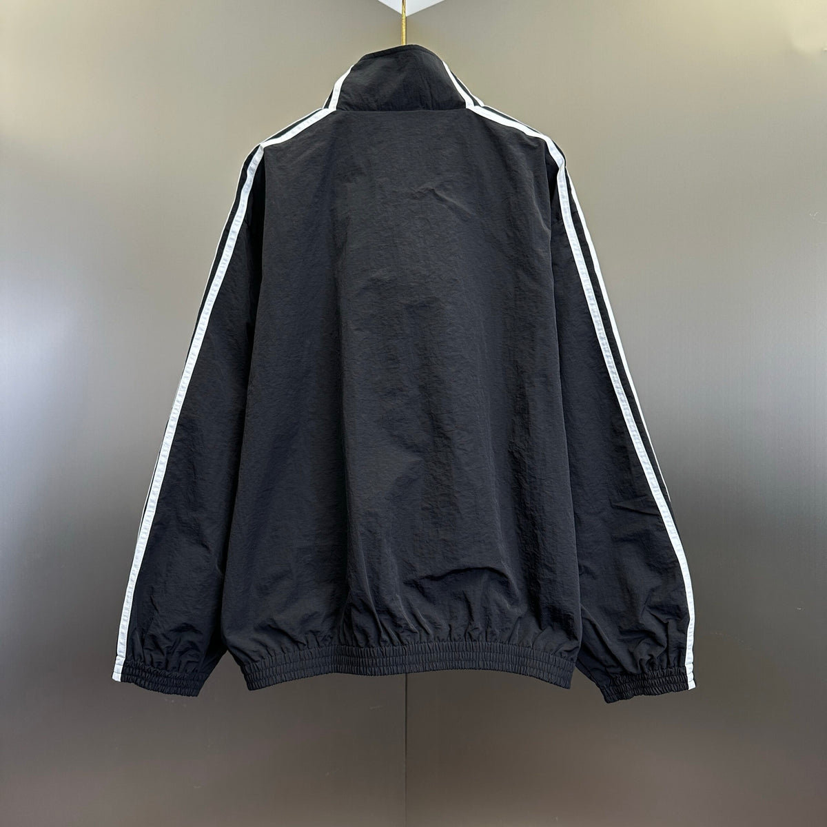 Balenciaga Exclusive Clothing - prezentare produs
