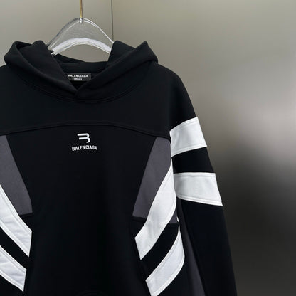 Balenciaga Exclusive Clothing - prezentare produs