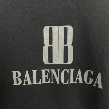 Balenciaga Exclusive Clothing - prezentare produs