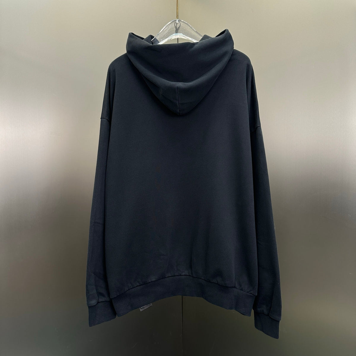 Balenciaga Exclusive Clothing - prezentare produs
