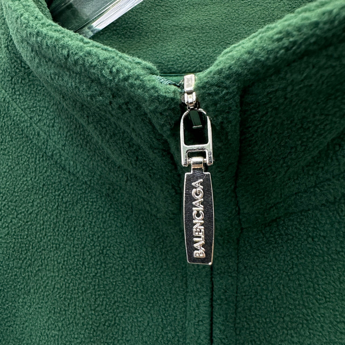 Balenciaga Exclusive Clothing - prezentare produs