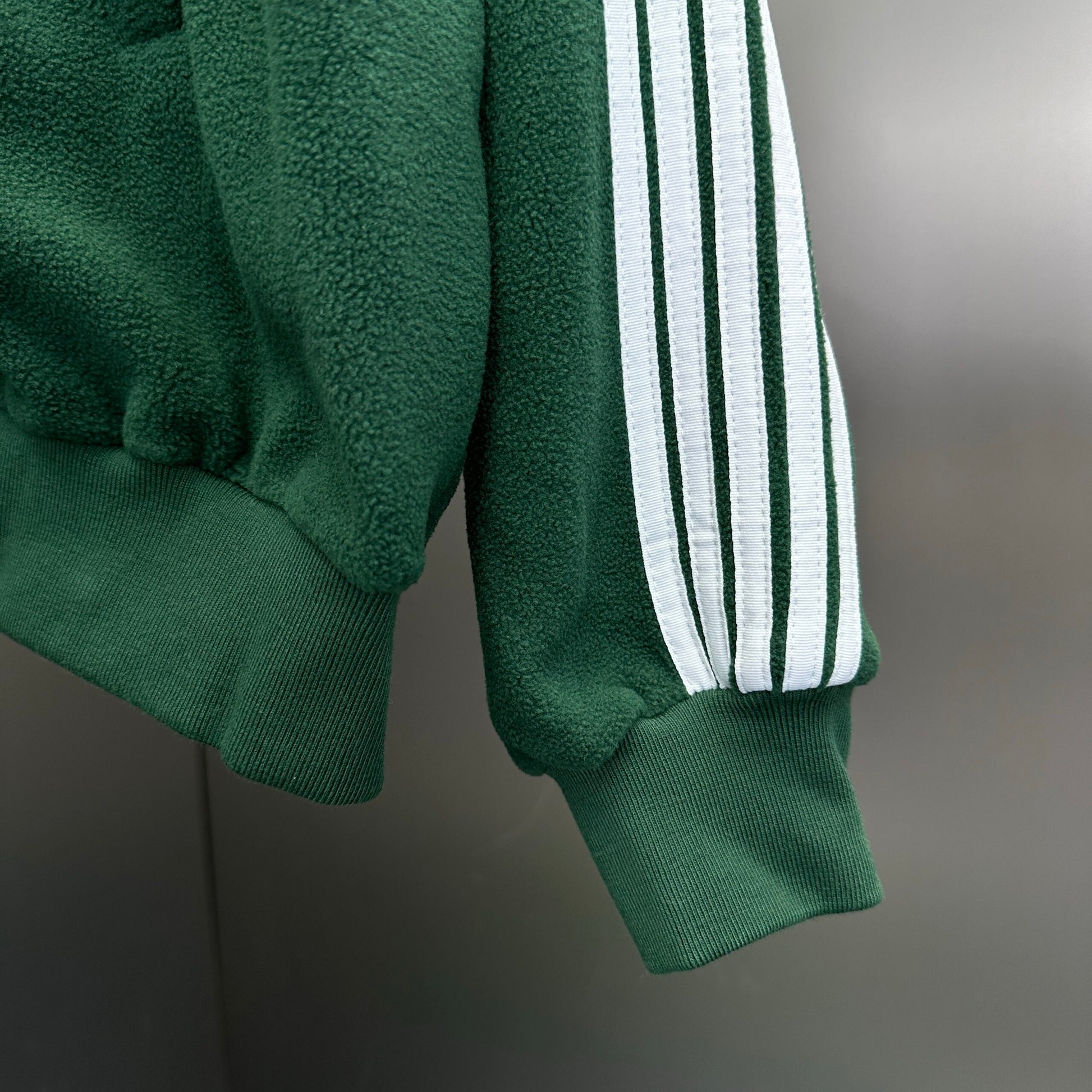 Balenciaga Exclusive Clothing - prezentare produs