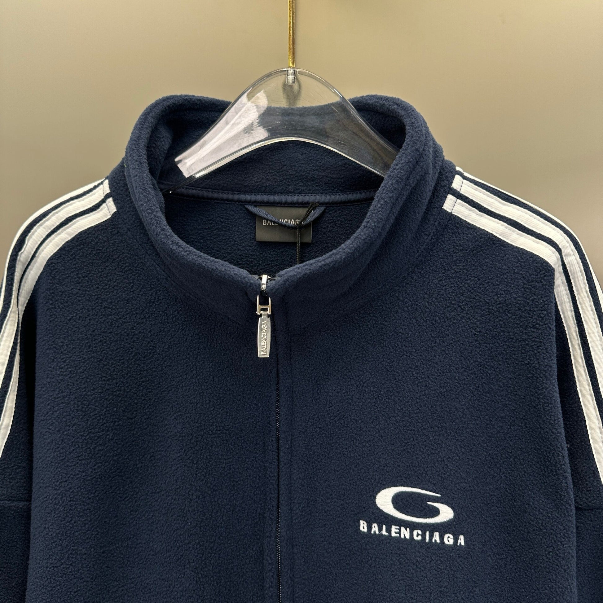 Balenciaga Exclusive Clothing - prezentare produs