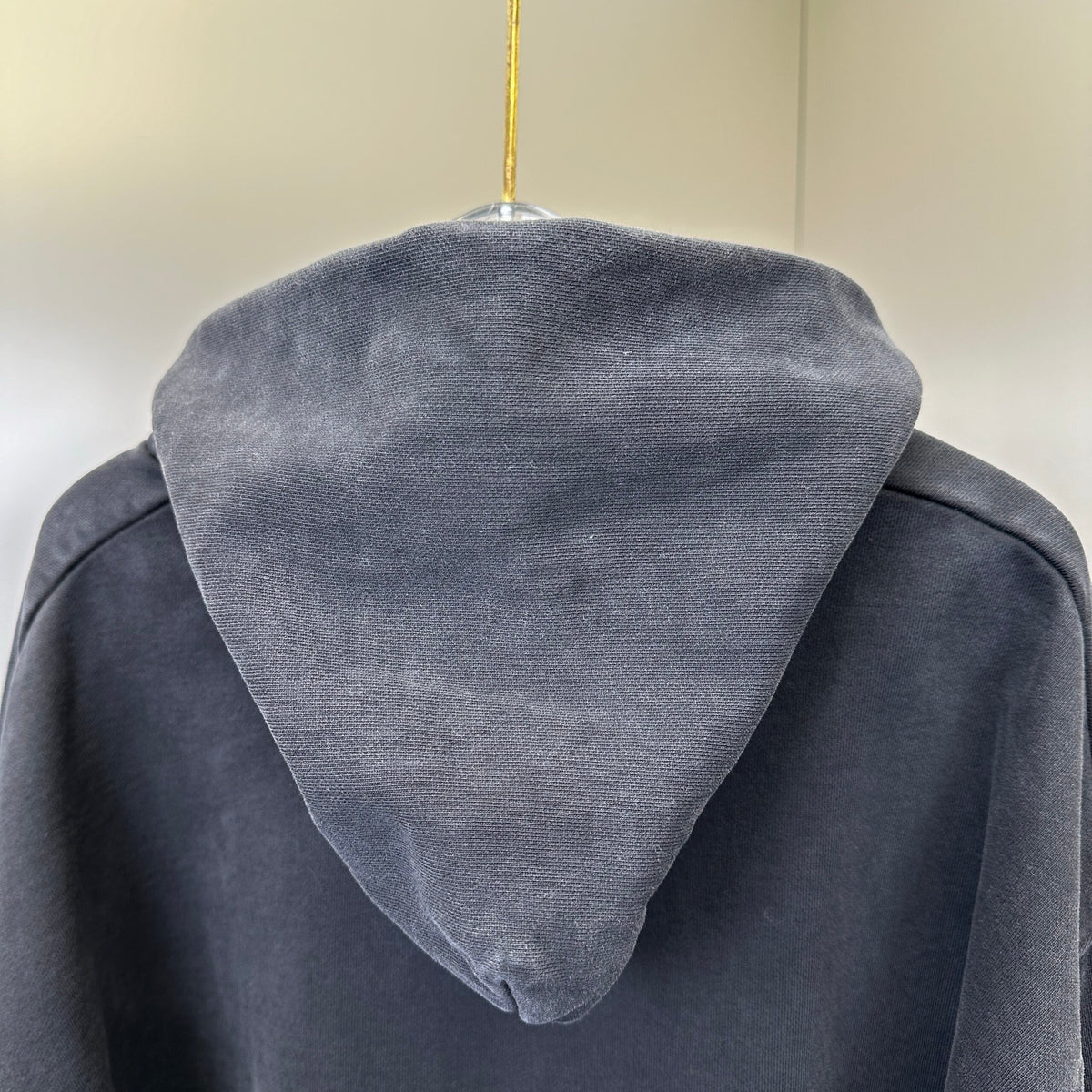 Balenciaga Exclusive Clothing - prezentare produs