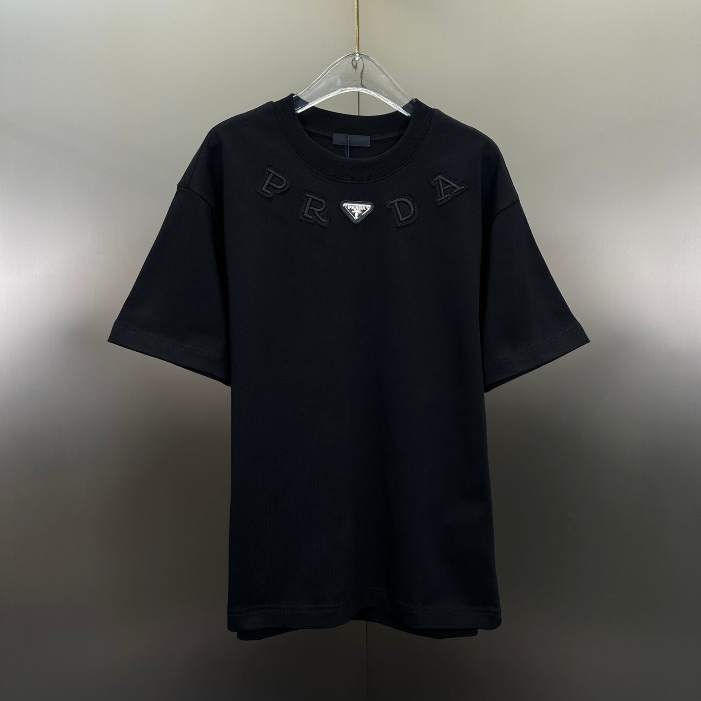 Prada Tricou Exclusive - prezentare produs