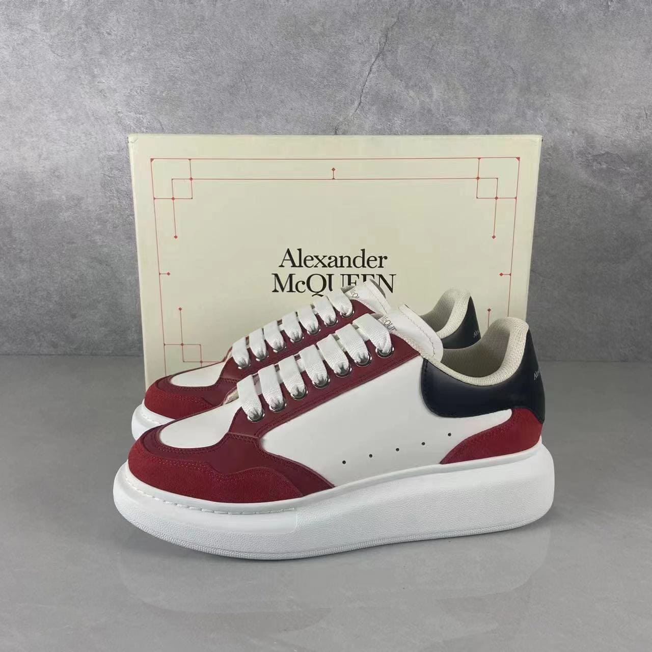 Alexander McQueen Roșu Alb - prezentare produs