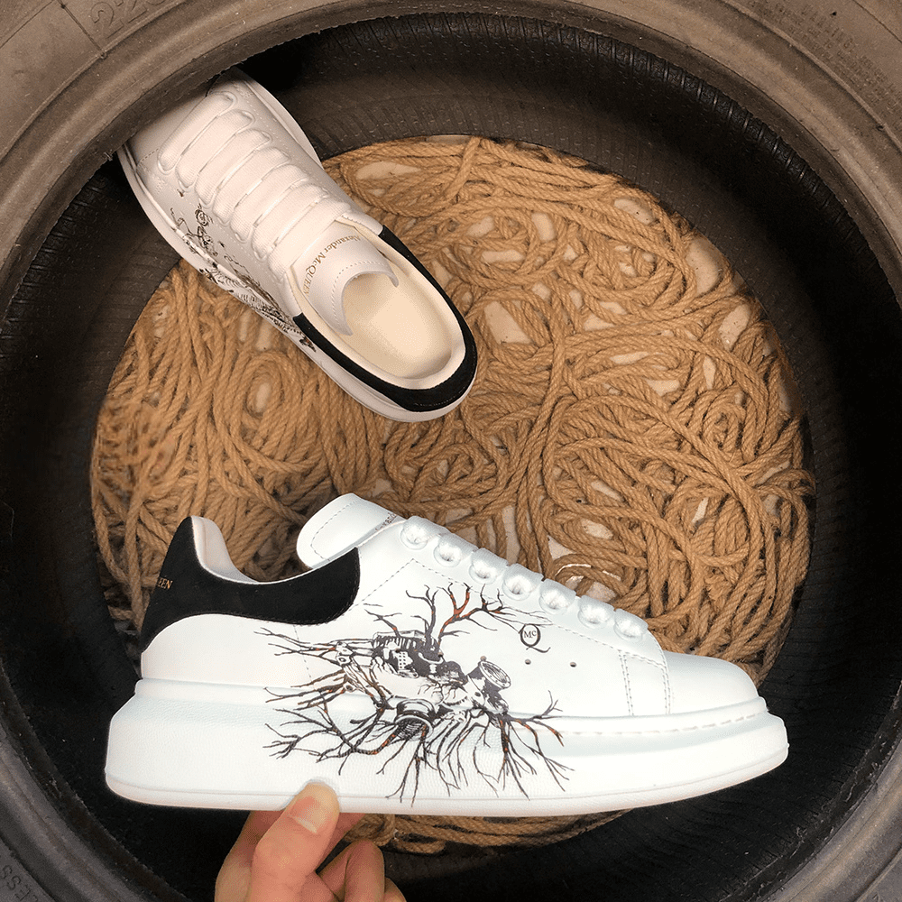 Alexander McQueen M01 - prezentare produs