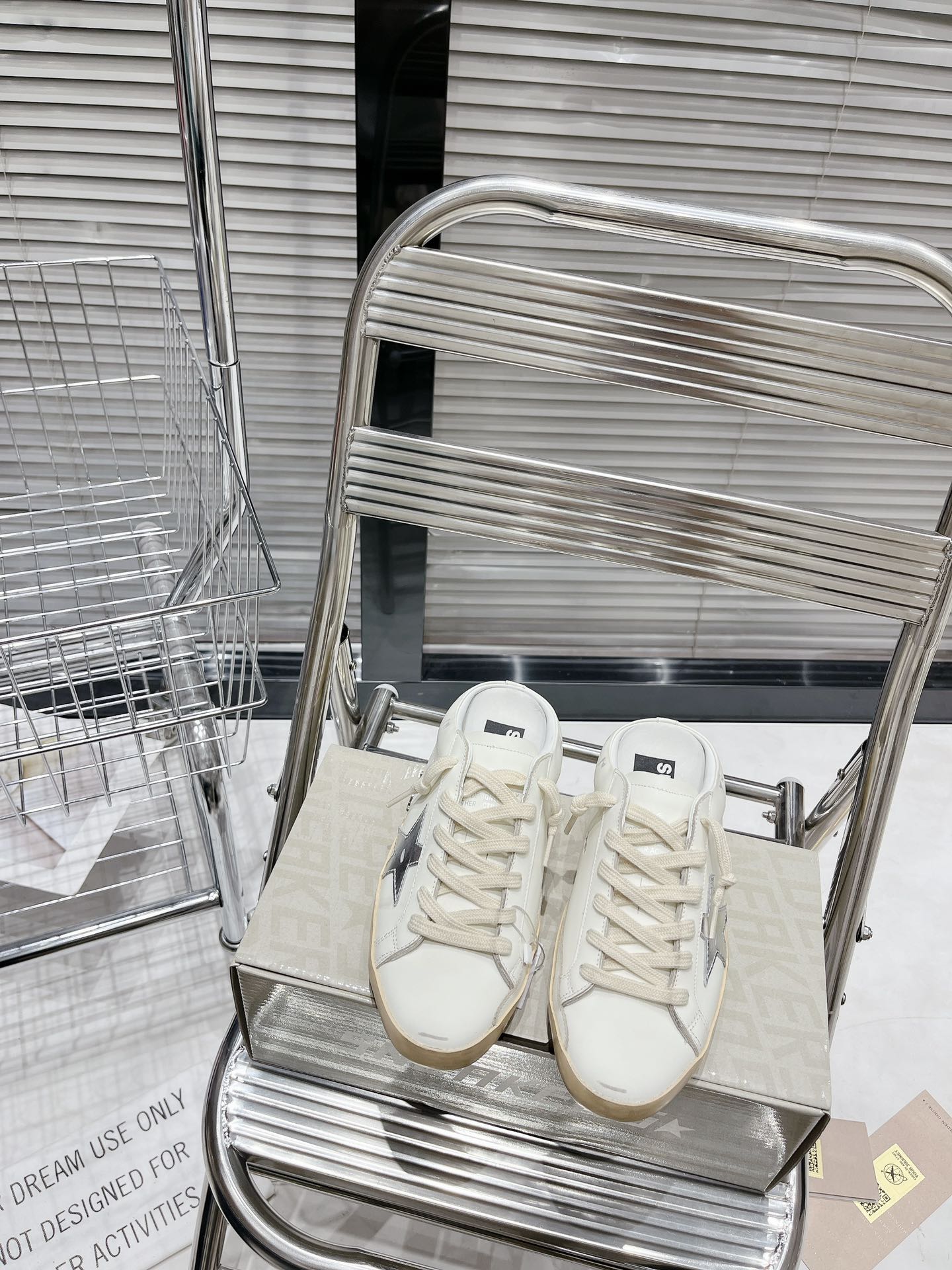 Golden Goose Deluxe G50 Pantofi sport - prezentare produs
