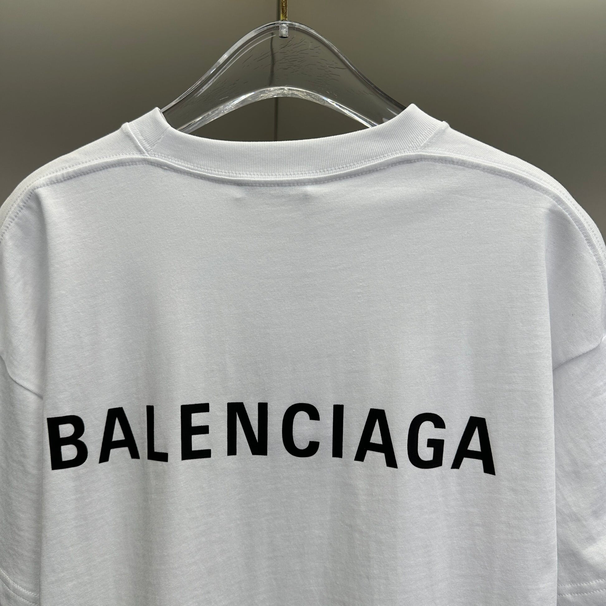 Balenciaga T Cămașă Exclusive - prezentare produs