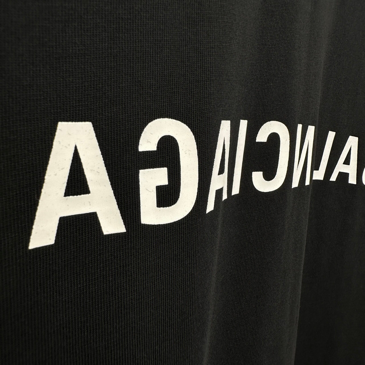 Balenciaga T Cămașă Exclusive - prezentare produs
