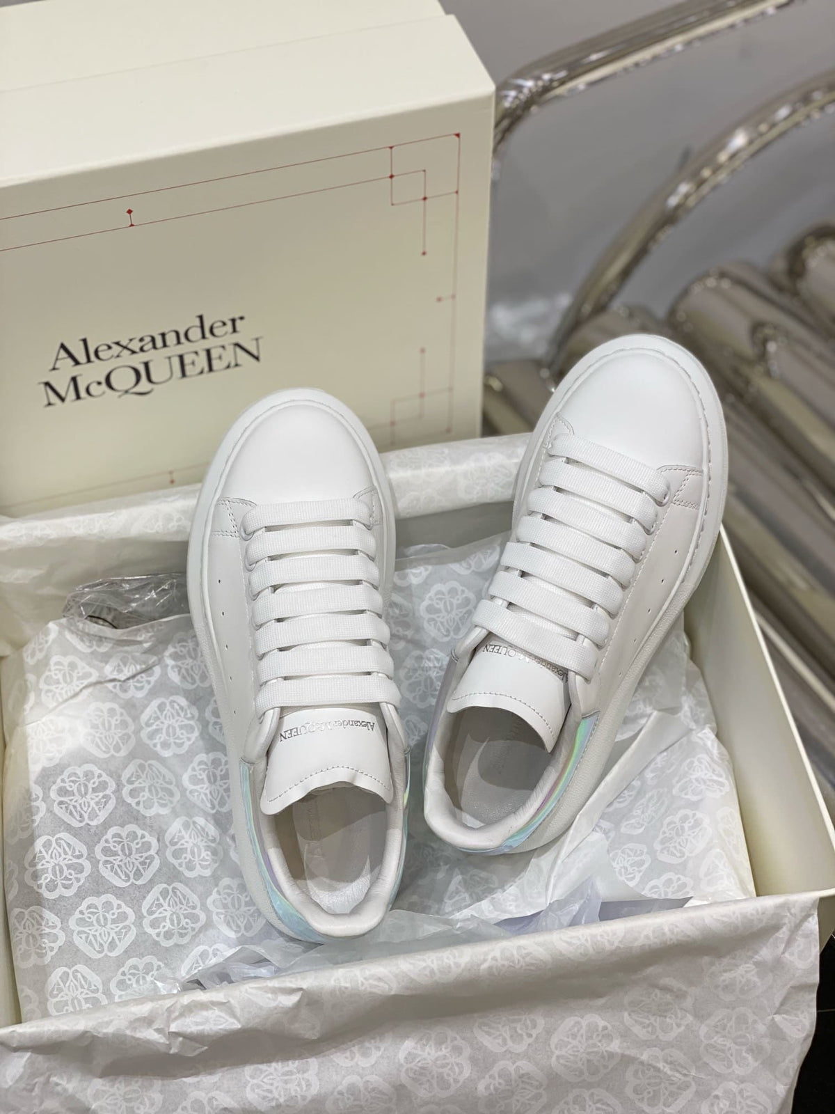Alexander McQueen Rainbow - prezentare produs