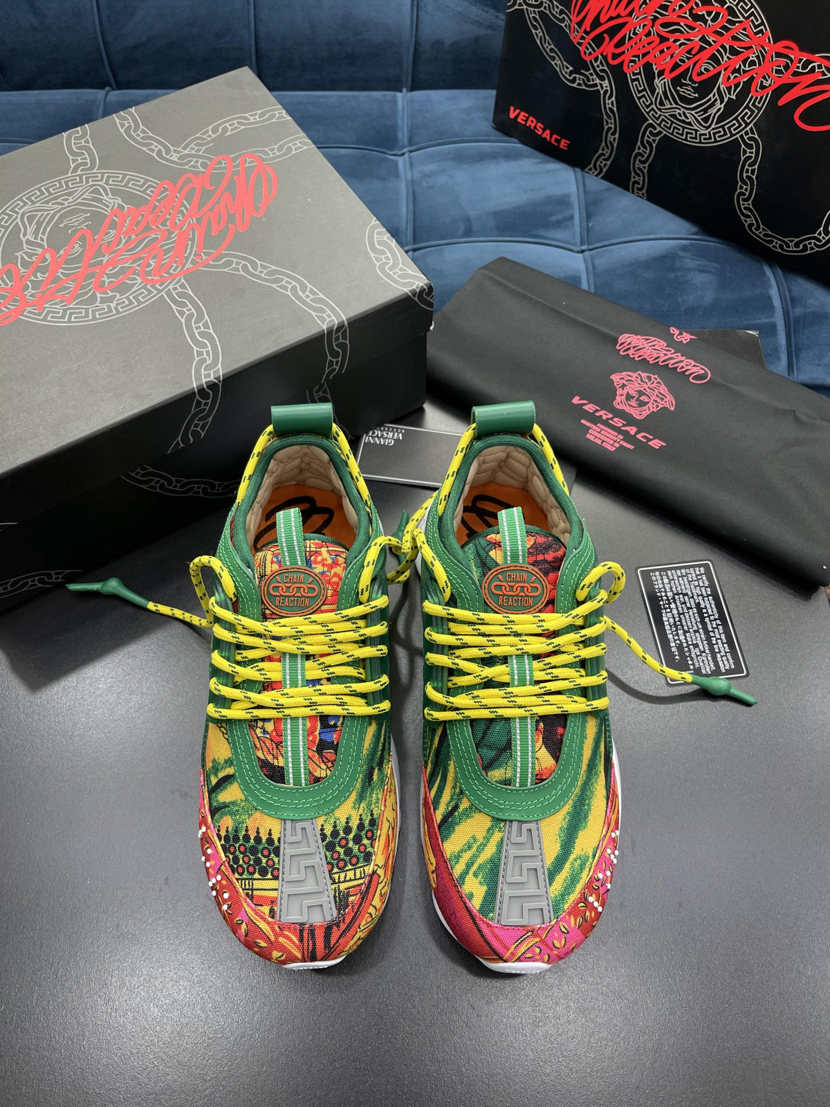 Versace Chain Reaction Verde Pattern - prezentare produs