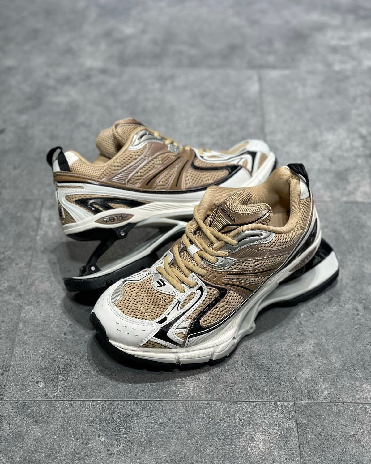 Balenciaga X Pande Crem Alb Pantofi sport - prezentare produs