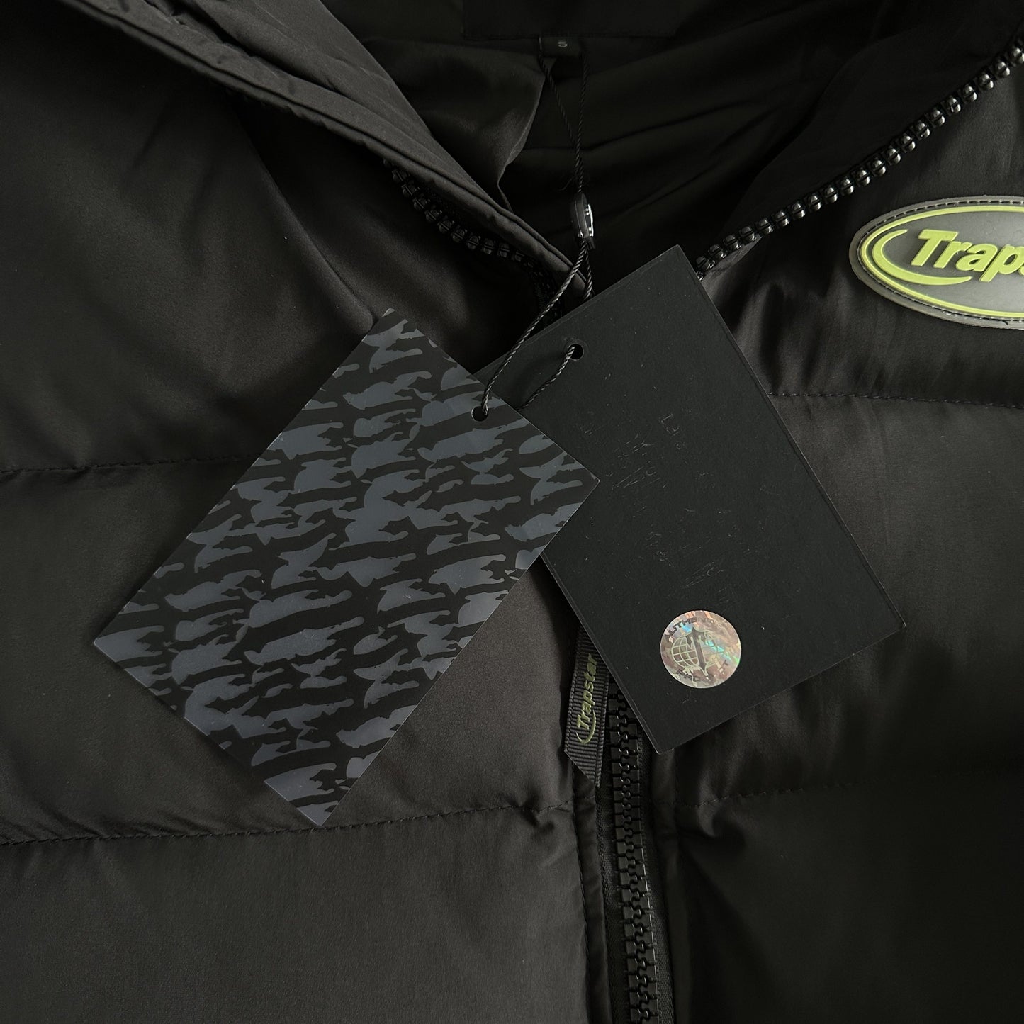 Trapstar Hyperdrive Detachable Hooded Puffer Jackst Fluorescent Verde Label Pantofi sport - prezentare produs
