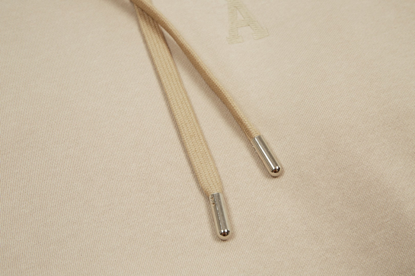 Ami Paris Hanorac Light Maro - prezentare produs