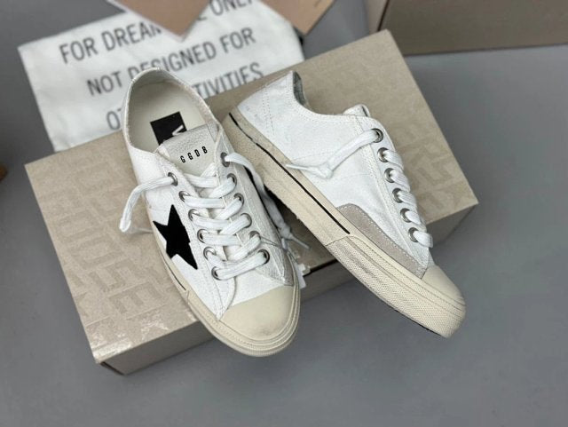 Golden Goose Deluxe G23 Pantofi sport - prezentare produs