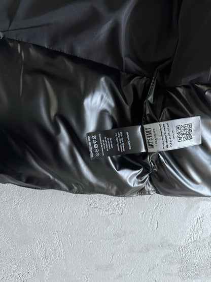 Trapstar Geacă Irongate Embossed Puffer New Colecție - prezentare produs
