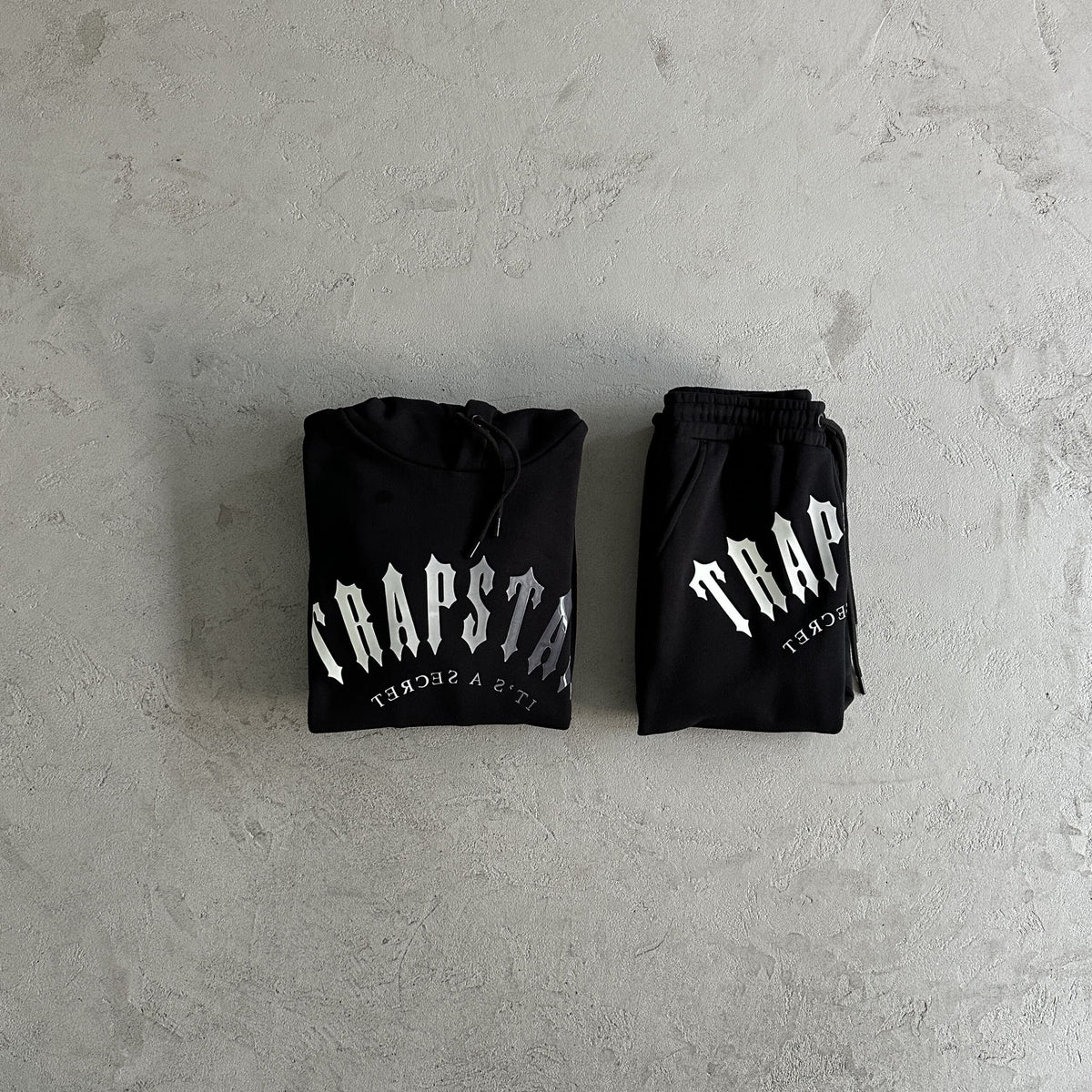 Trapstar Trening Gradient - prezentare produs