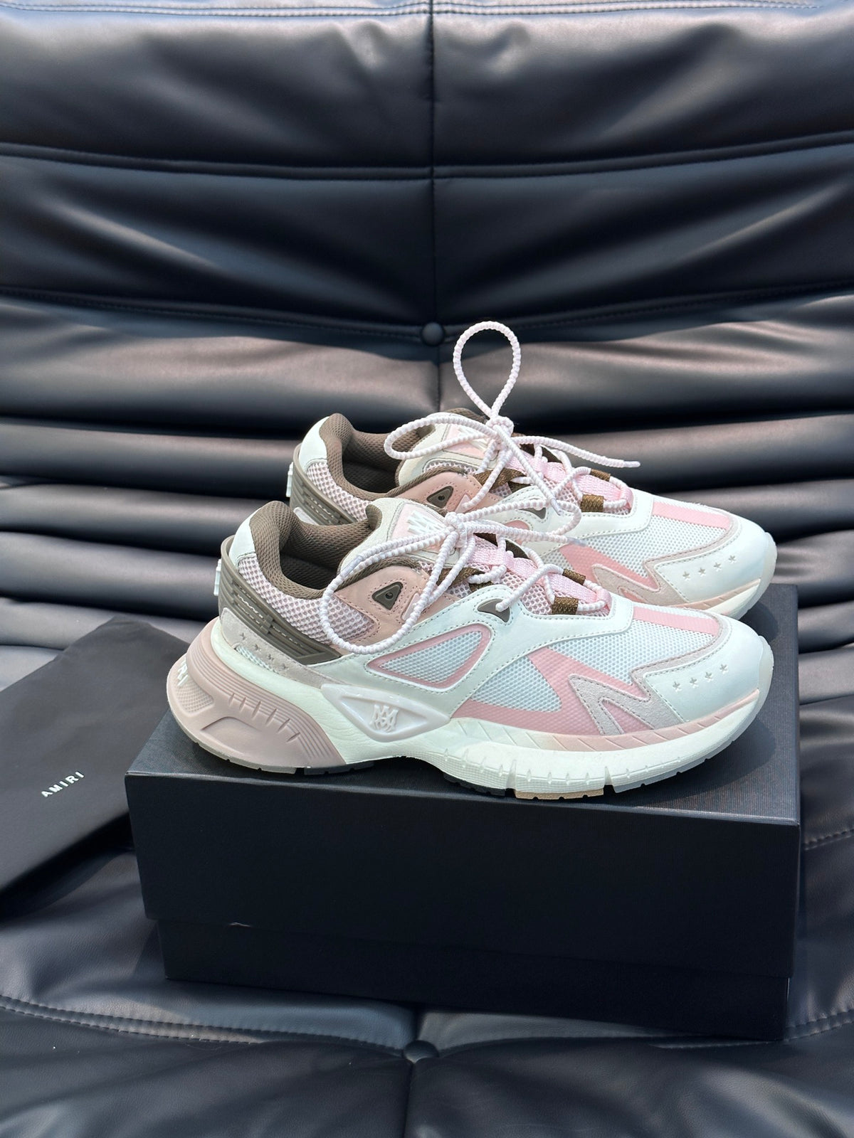 Amiri Runner Roz - prezentare produs