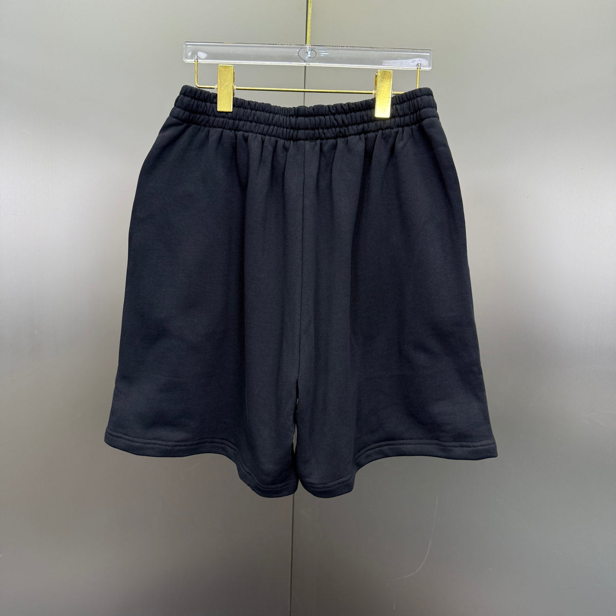 Balenciaga Short Exclusive Clothing - prezentare produs