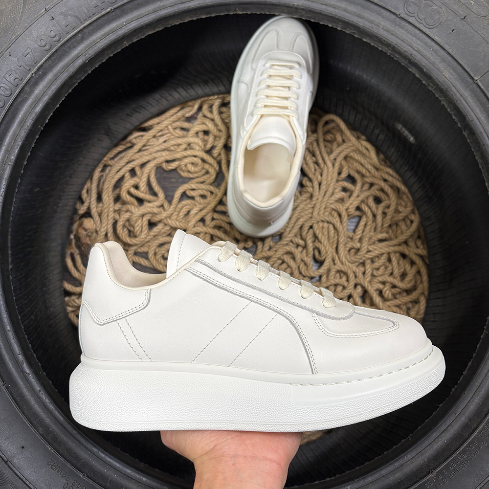 Alexander McQueen Alb - prezentare produs