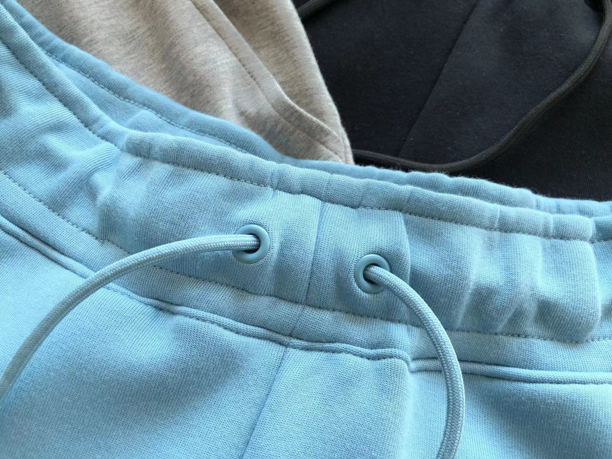 Nike Tech Pantaloni Trousers - prezentare produs