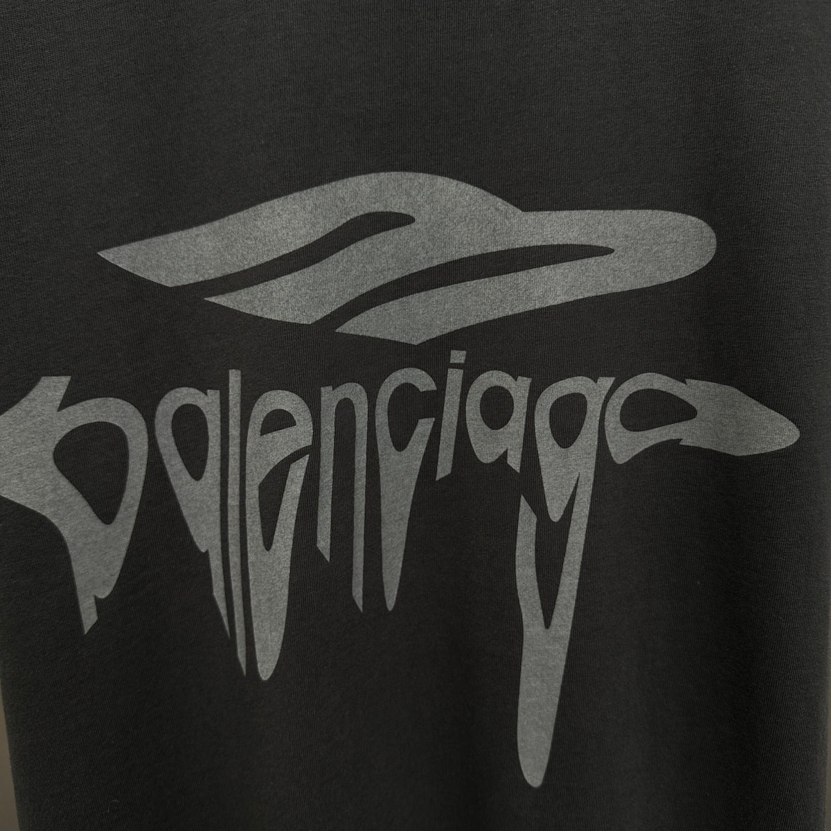 Balenciaga T Cămașă Exclusive - prezentare produs