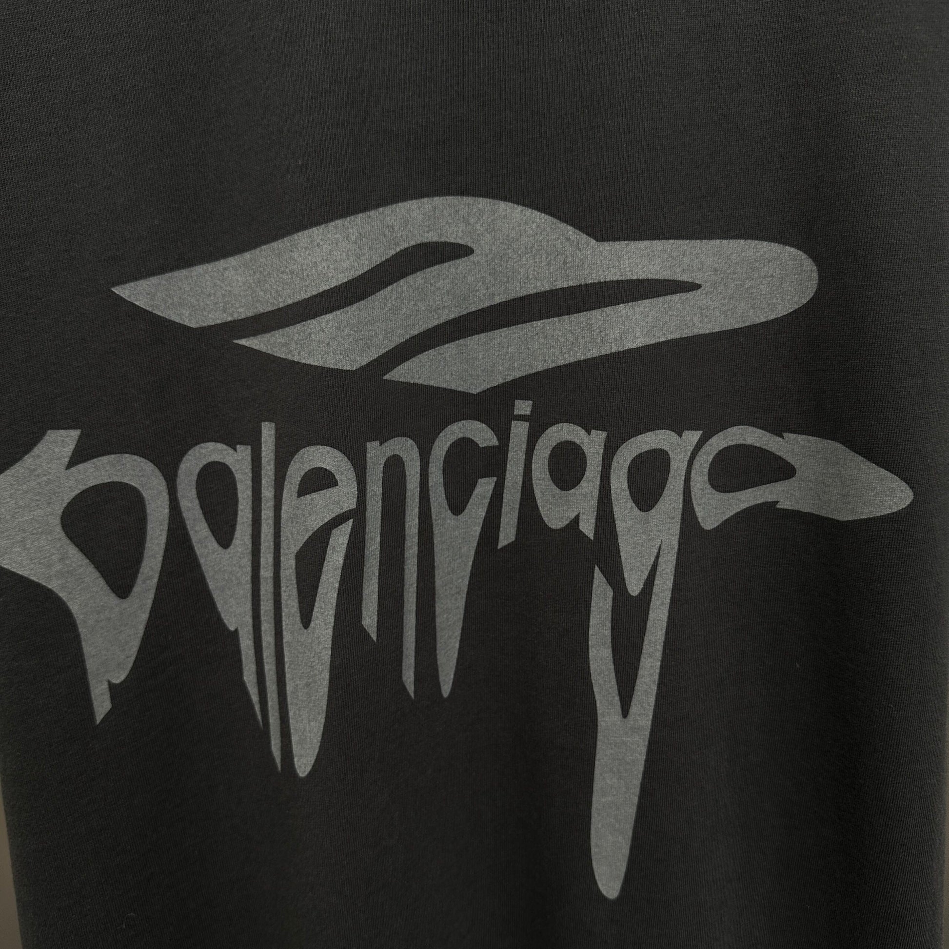 Balenciaga T Cămașă Exclusive - prezentare produs