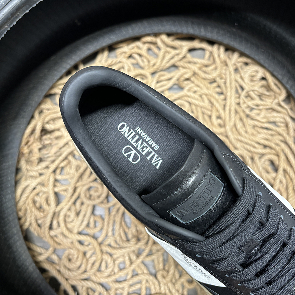 Valentino Upvillage Negru Crem Sole Pantofi sport - prezentare produs