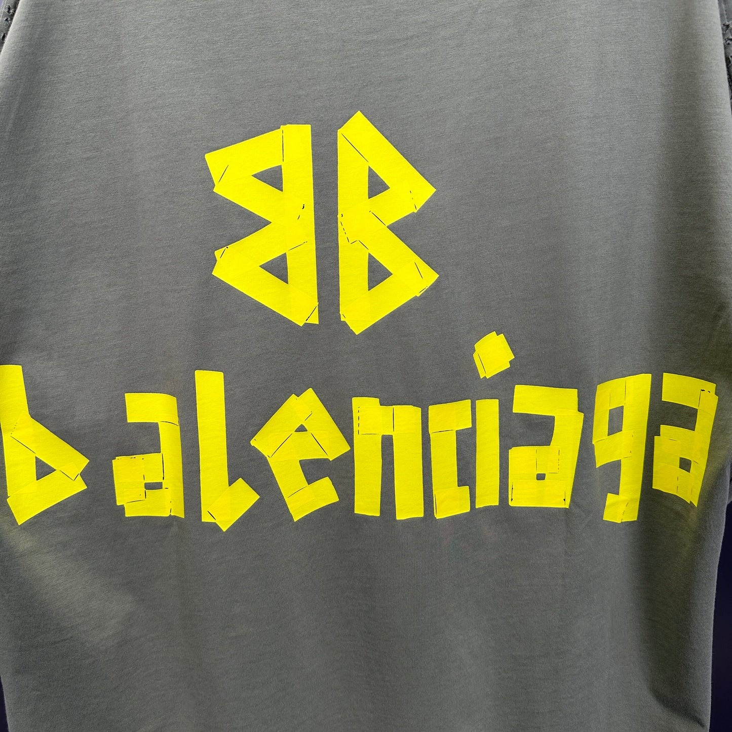 Balenciaga T Cămașă Exclusive - prezentare produs