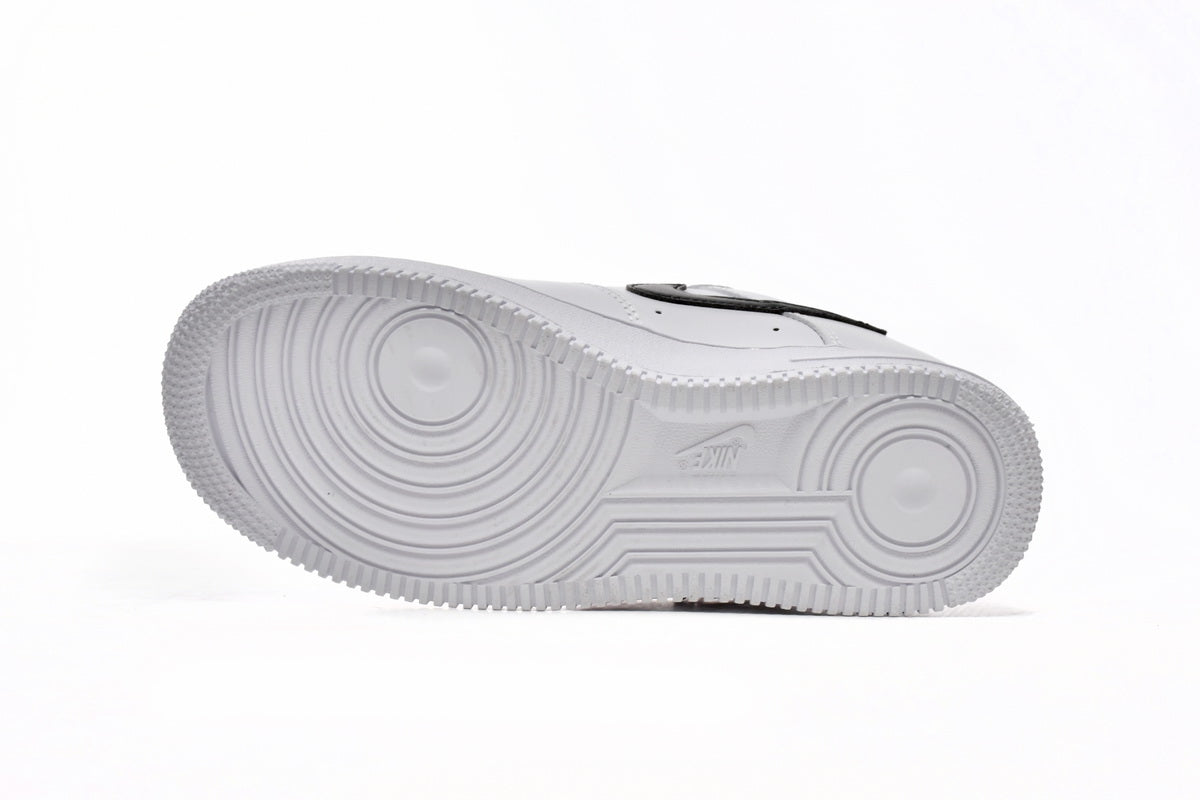 Nike Air Force 1 Low Carabiner Swoosh - prezentare produs