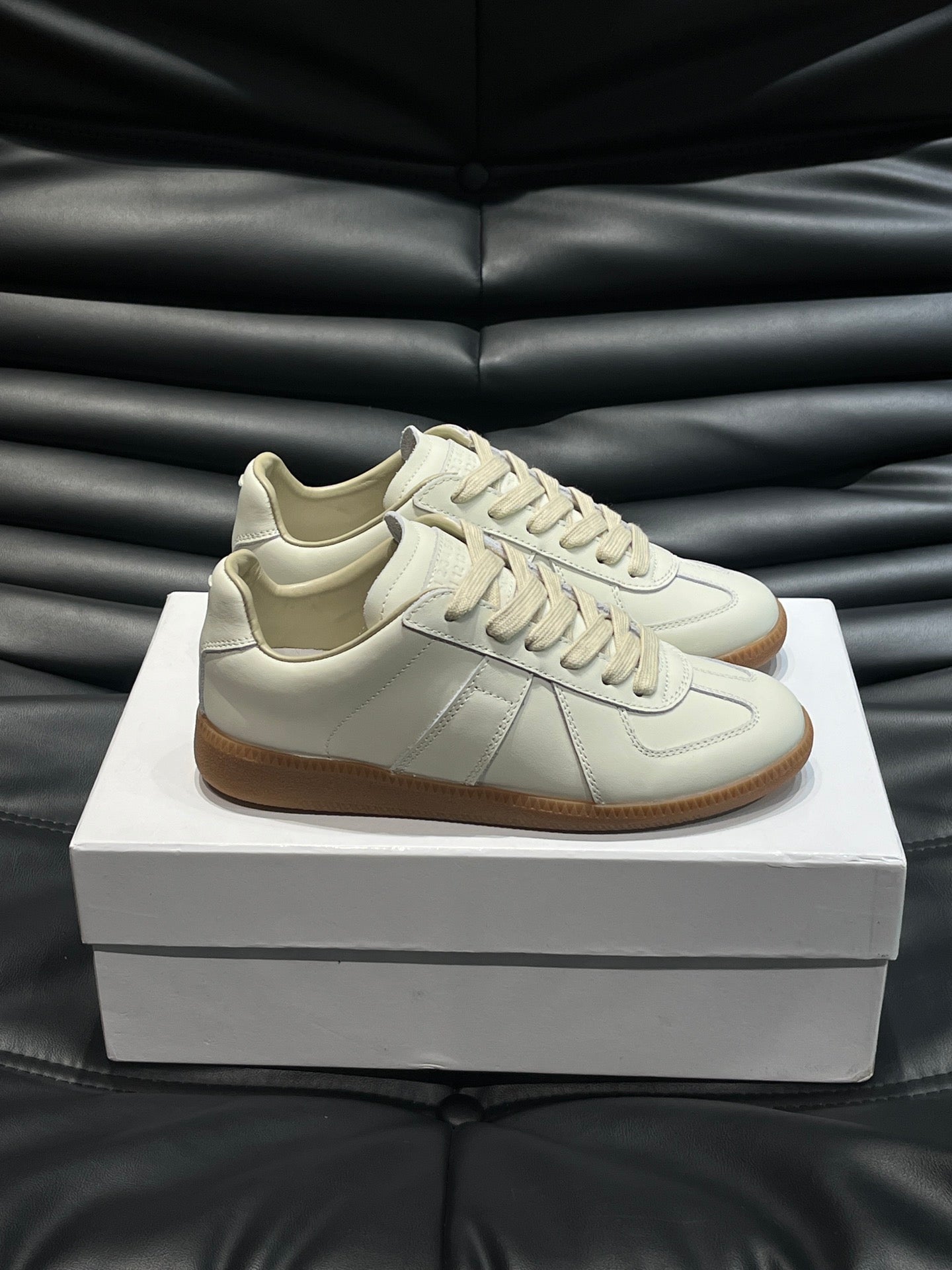Maison Margiela Pantofi sport Alb - prezentare produs