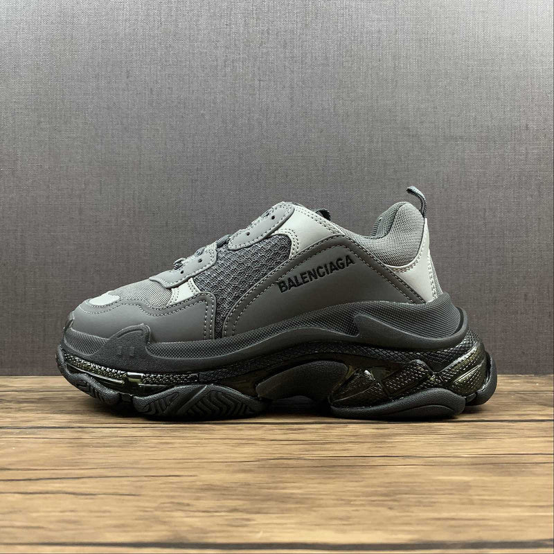 Balenciaga Triple S Gri Negru Sole - prezentare produs