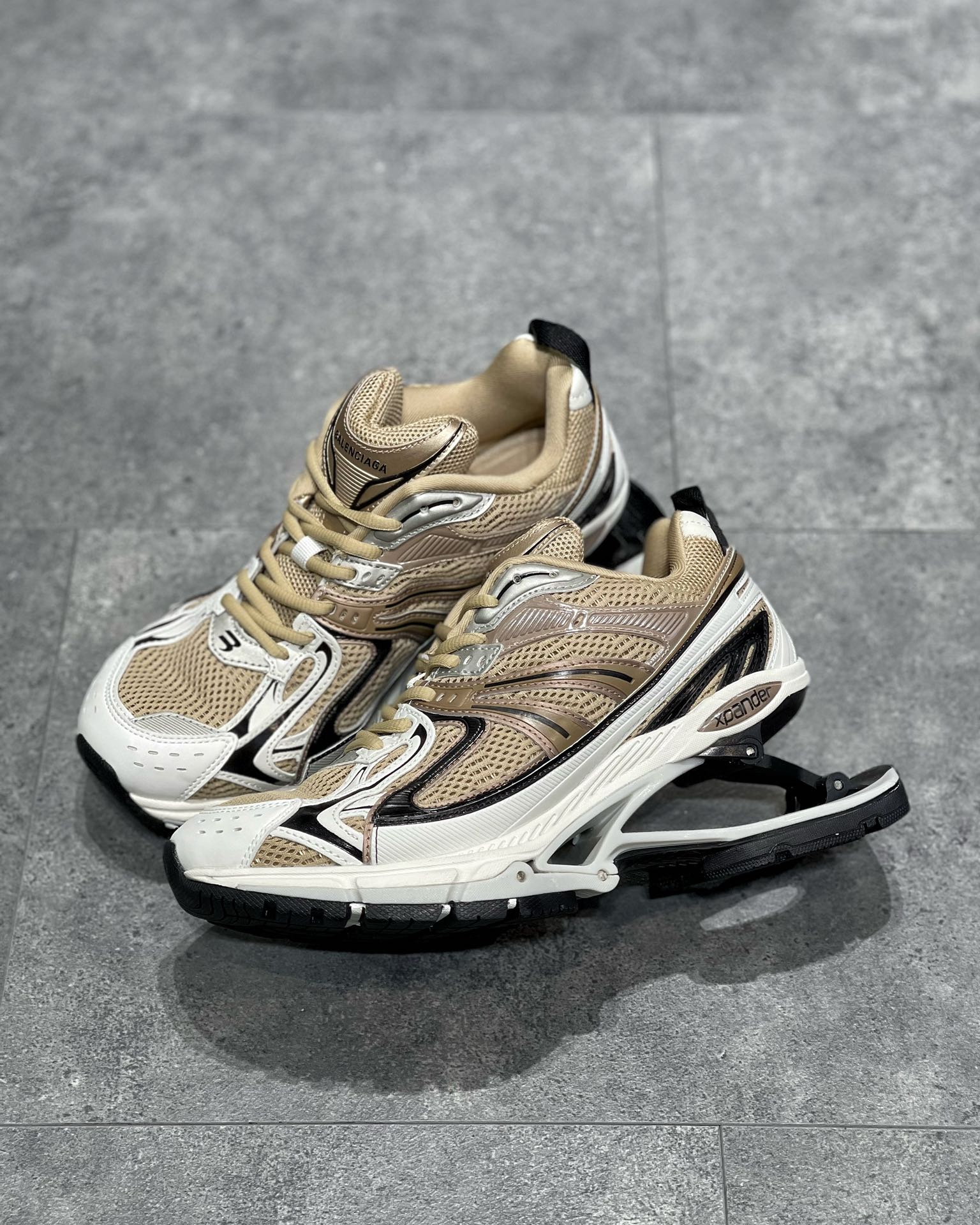 Balenciaga X Pande Crem Alb Pantofi sport - prezentare produs