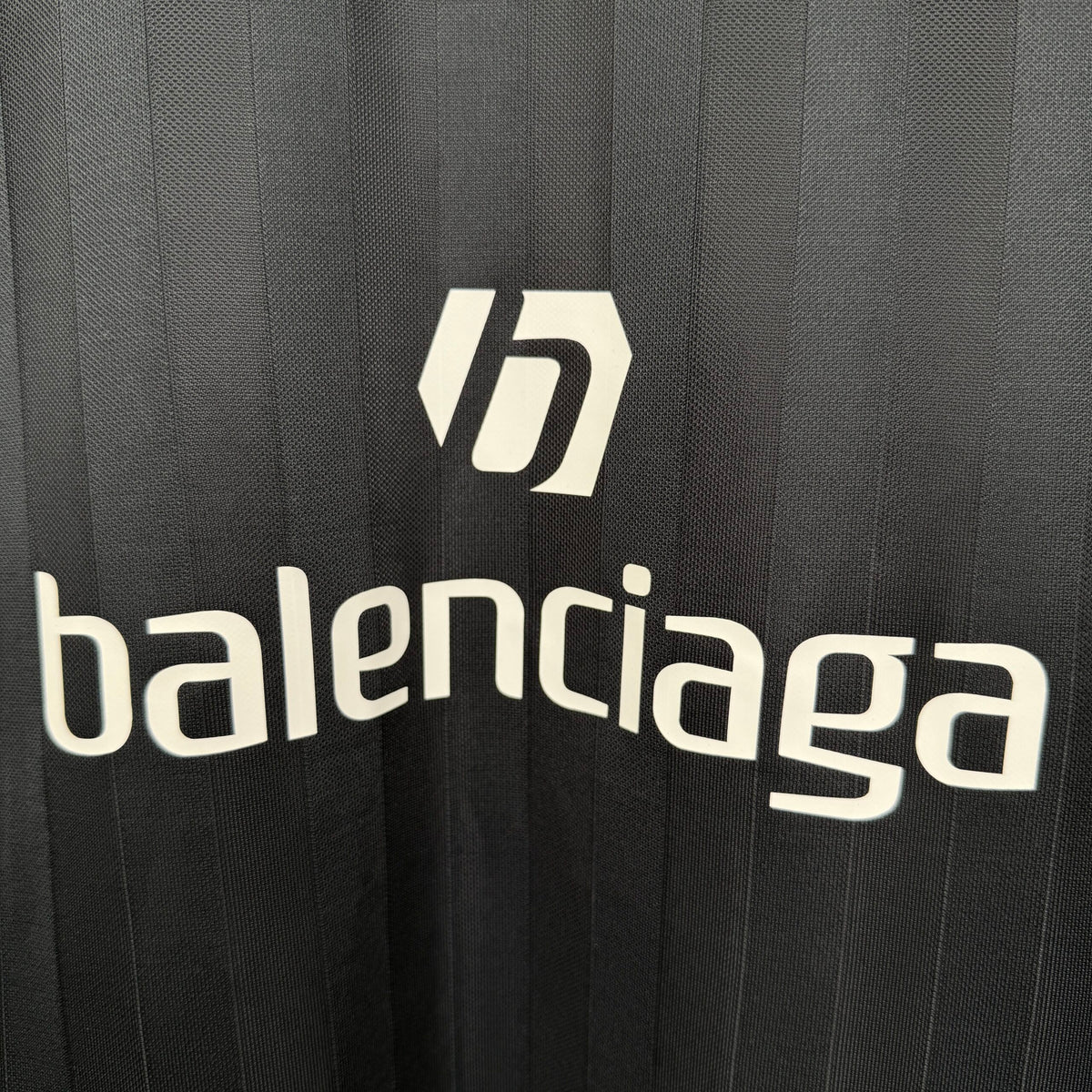 Balenciaga T Cămașă Exclusive - prezentare produs