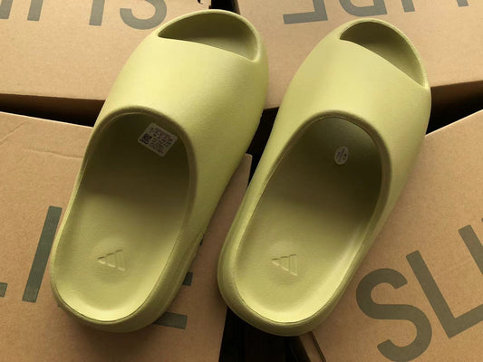 Adidas Yeezy Slapi Galben Crem - prezentare produs