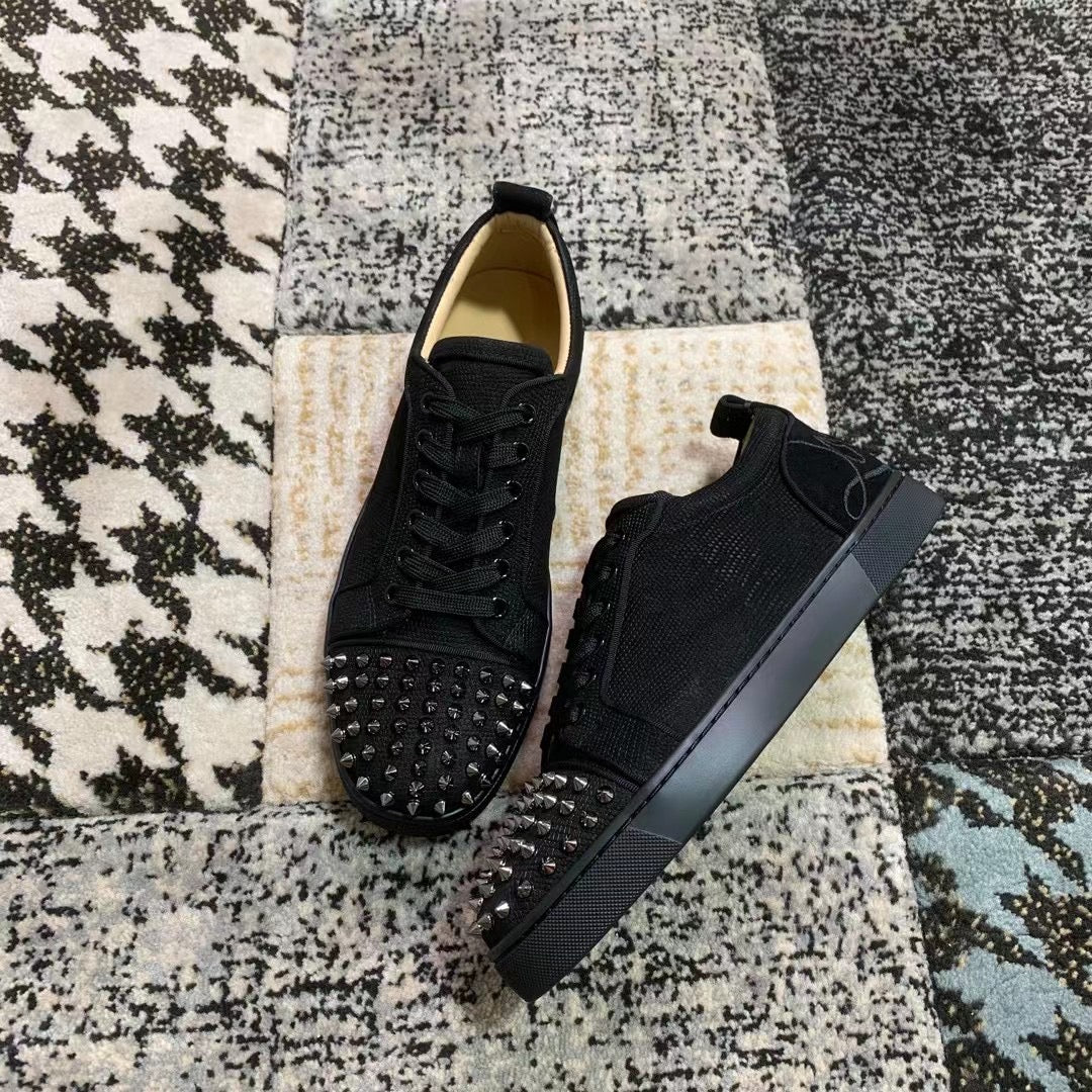 Christian Louboutin Negru Argintiu Spikes Low - prezentare produs