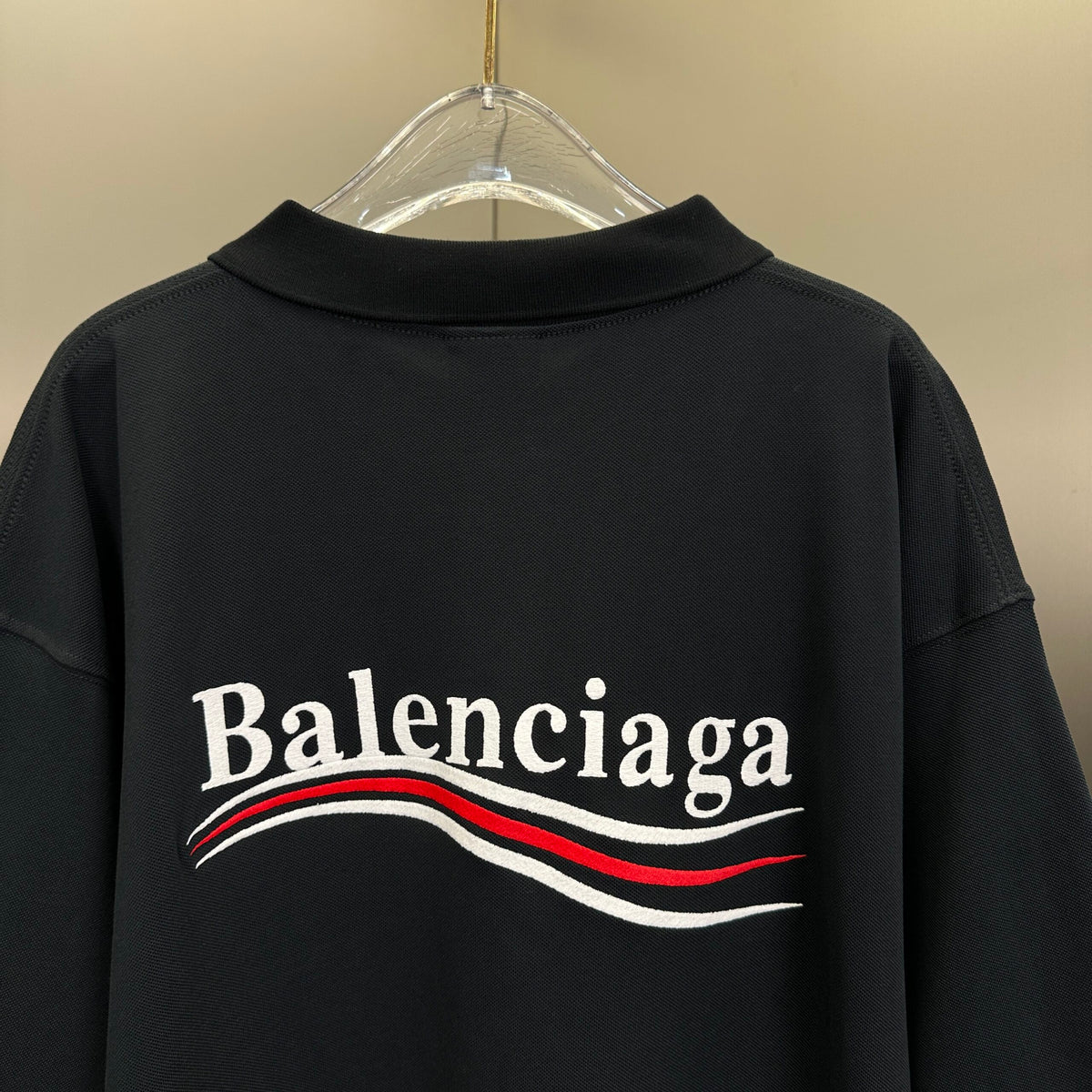 Balenciaga T Cămașă Exclusive - prezentare produs
