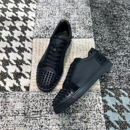 Christian Louboutin Negru Spikes Low - prezentare produs