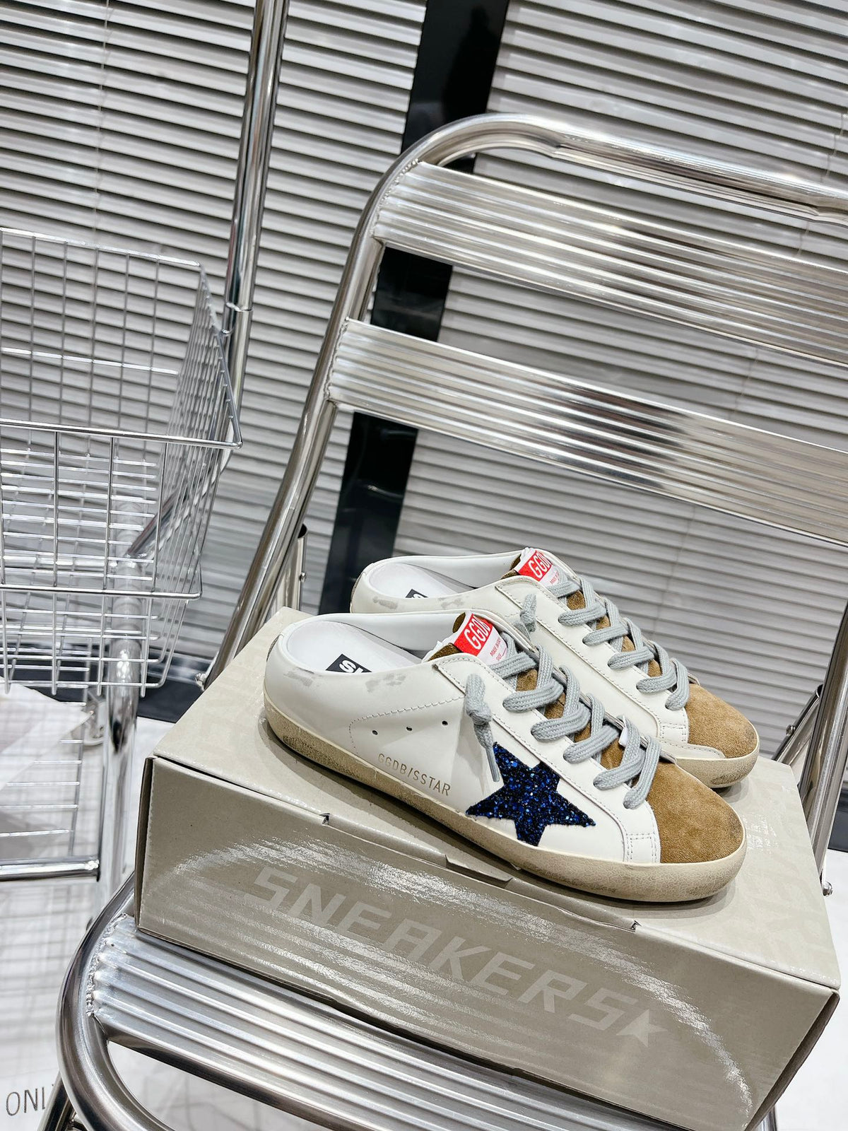 Golden Goose Deluxe G51 - prezentare produs